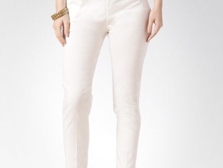 Jompers Women Off-White Smart Slim Fit Solid Regular Trousers Discount